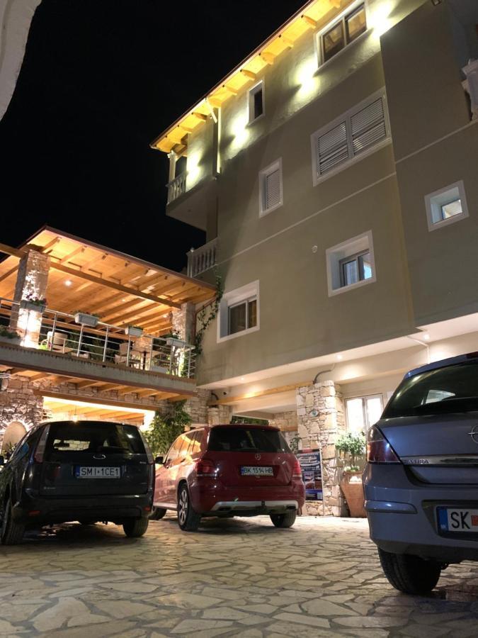 Hotel Vila Rias Vlorë Exteriér fotografie